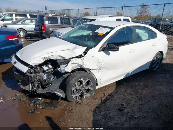 3KPF24AD0KE058570 2019 KIA FORTE - Image 2