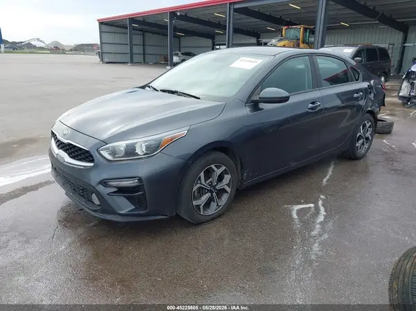 3KPF24AD0KE059072 2019 KIA FORTE - Image 2