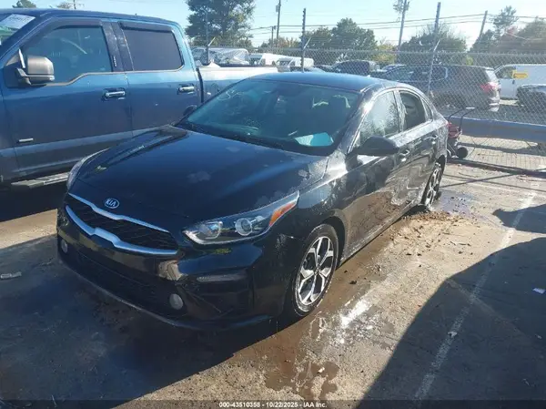 3KPF24AD0KE061307 2019 KIA FORTE - Image 2