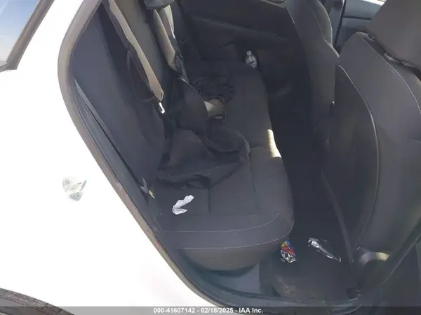 3KPF24AD0KE061792 2019 KIA FORTE - Image 8