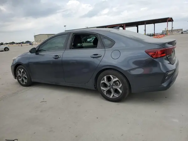 3KPF24AD0KE062702 2019 KIA FORTE - Image 2