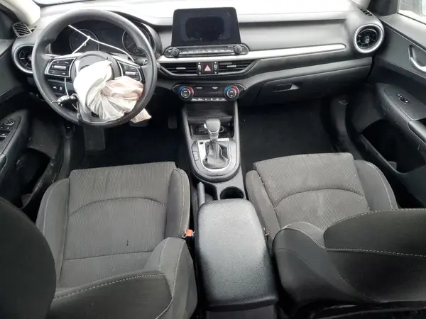 3KPF24AD0KE065938 2019 KIA FORTE - Image 8