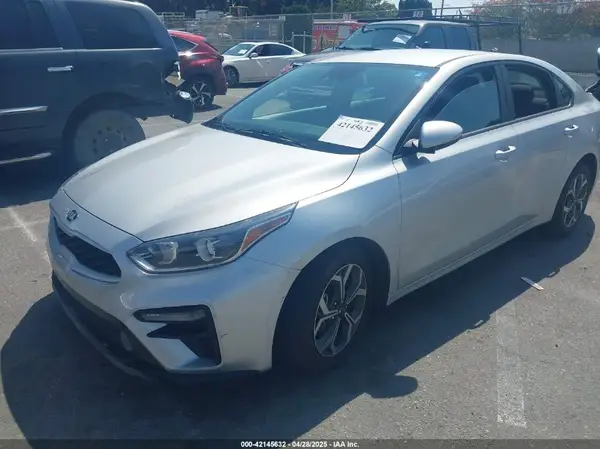 3KPF24AD0KE066653 2019 KIA FORTE - Image 2