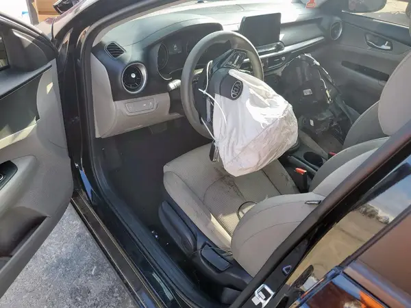 3KPF24AD0KE067284 2019 KIA FORTE - Image 8