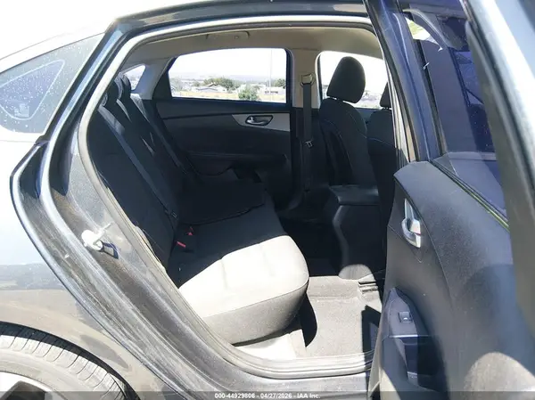 3KPF24AD0KE069469 2019 KIA FORTE - Image 8