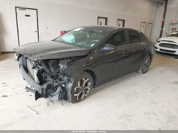 3KPF24AD0KE069472 2019 KIA FORTE - Image 2