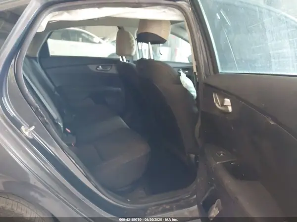 3KPF24AD0KE069472 2019 KIA FORTE - Image 8