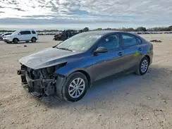 3KPF24AD0KE071058 2019 KIA FORTE