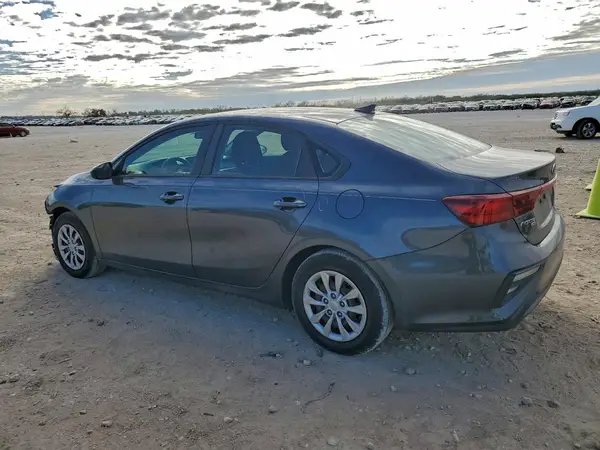 3KPF24AD0KE071058 2019 KIA FORTE - Image 2