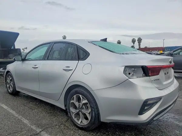 3KPF24AD0KE071402 2019 KIA FORTE - Image 2