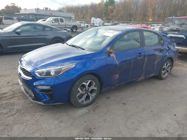 3KPF24AD0KE071996 2019 KIA FORTE - Image 2