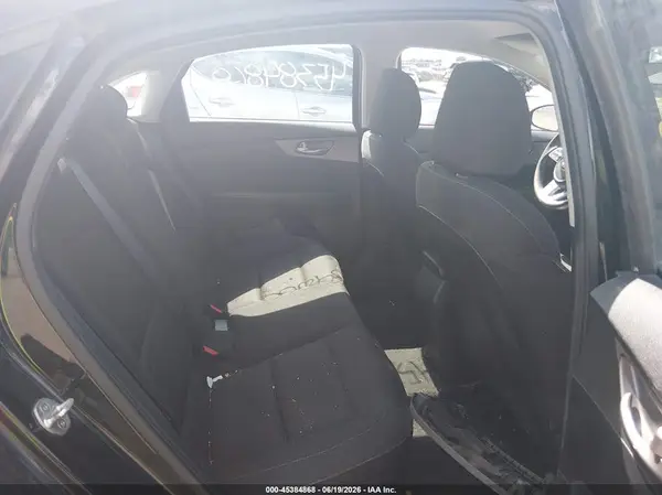 3KPF24AD0KE076194 2019 KIA FORTE - Image 8