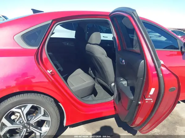 3KPF24AD0KE076597 2019 KIA FORTE - Image 8