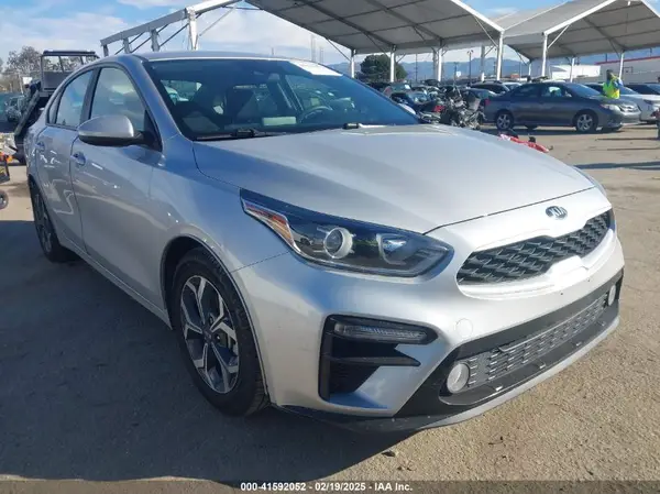 3KPF24AD0KE077118 2019 KIA FORTE - Image 1