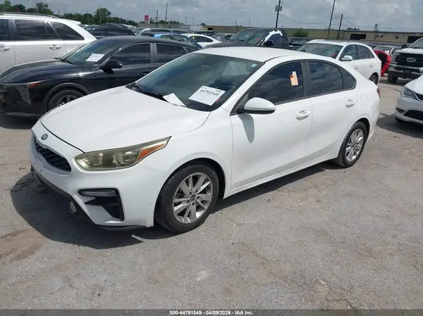 3KPF24AD0KE077622 2019 KIA FORTE - Image 2