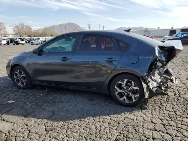 3KPF24AD0KE077801 2019 KIA FORTE - Image 2