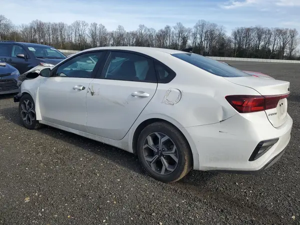 3KPF24AD0KE078558 2019 KIA FORTE - Image 2