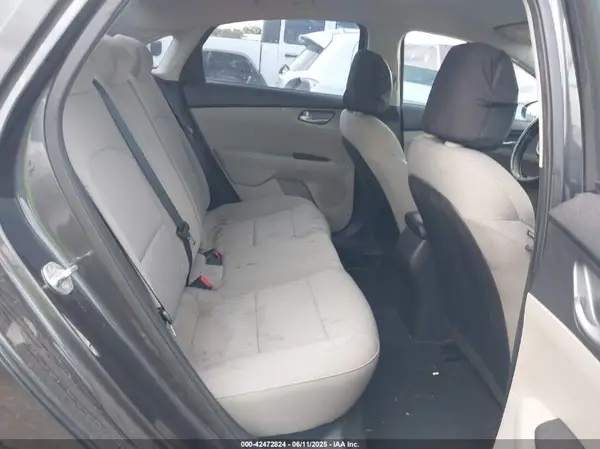 3KPF24AD0KE082996 2019 KIA FORTE - Image 8