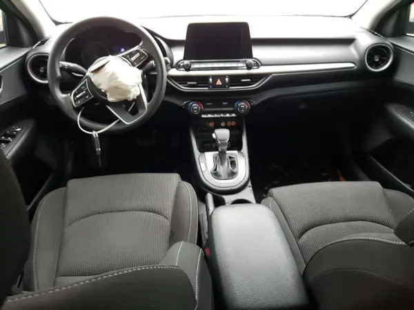 3KPF24AD0KE084957 2019 KIA FORTE - Image 8