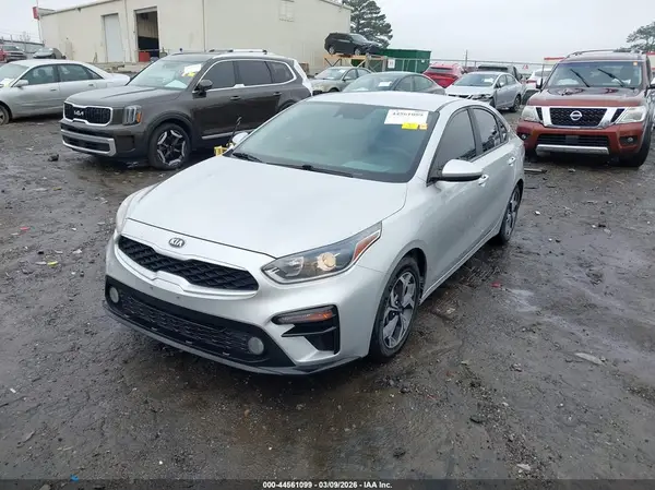 3KPF24AD0KE086160 2019 KIA FORTE - Image 2