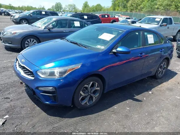 3KPF24AD0KE086787 2019 KIA FORTE - Image 2