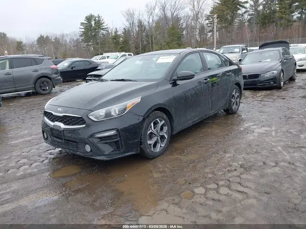 3KPF24AD0KE087437 2019 KIA FORTE - Image 2