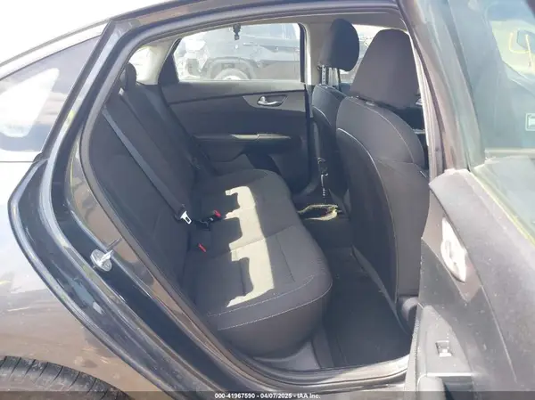 3KPF24AD0KE095571 2019 KIA FORTE - Image 8