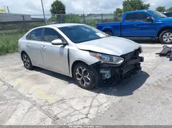 3KPF24AD0KE096185 2019 KIA FORTE