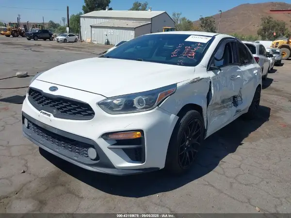 3KPF24AD0KE097482 2019 KIA FORTE - Image 2