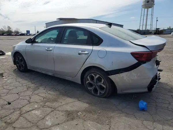 3KPF24AD0KE097546 2019 KIA FORTE - Image 2