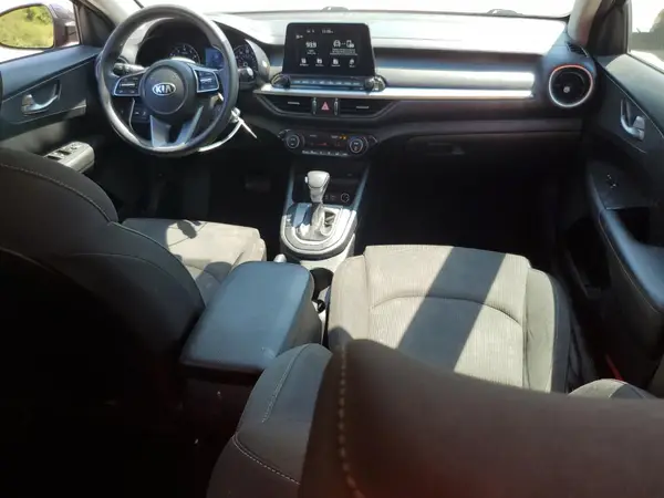 3KPF24AD0KE099068 2019 KIA FORTE - Image 8