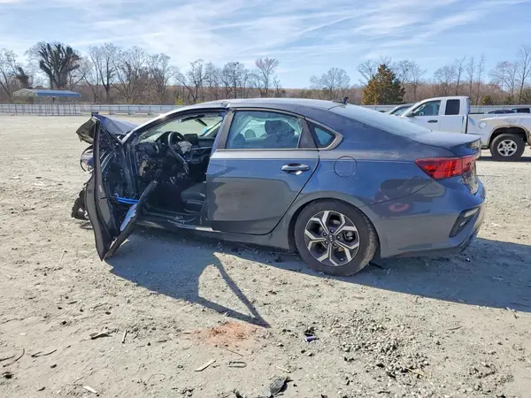 3KPF24AD0KE101319 2019 KIA FORTE - Image 2