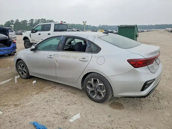 3KPF24AD0KE102177 2019 KIA FORTE - Image 2