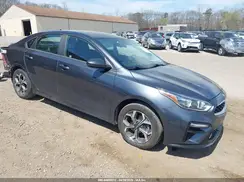 3KPF24AD0KE103135 2019 KIA FORTE