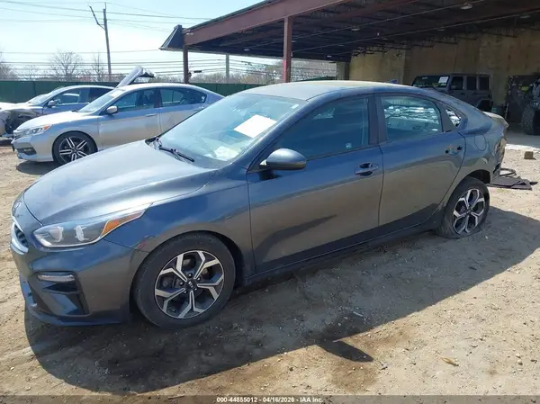 3KPF24AD0KE103135 2019 KIA FORTE - Image 2