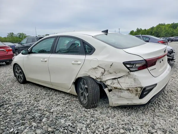 3KPF24AD0KE104236 2019 KIA FORTE - Image 2