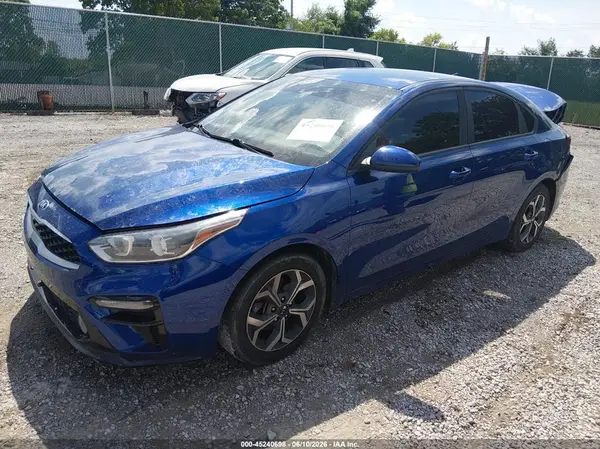3KPF24AD0KE104446 2019 KIA FORTE - Image 2