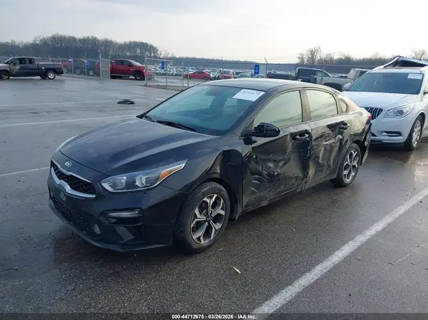 3KPF24AD0KE104866 2019 KIA FORTE - Image 2
