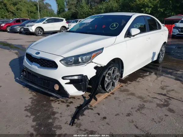 3KPF24AD0KE105354 2019 KIA FORTE - Image 2