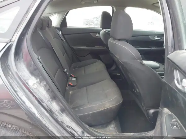 3KPF24AD0KE106908 2019 KIA FORTE - Image 8