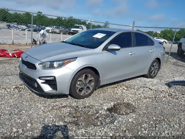 3KPF24AD0KE108755 2019 KIA FORTE - Image 2