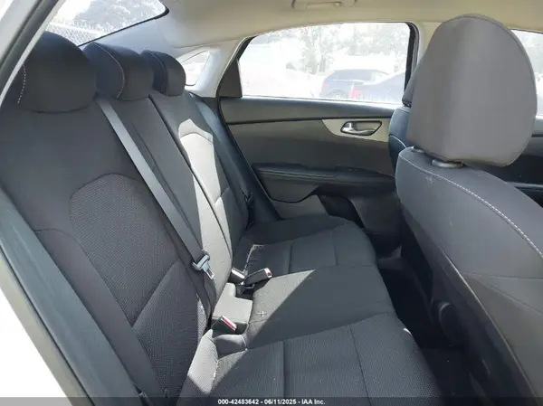 3KPF24AD0KE108755 2019 KIA FORTE - Image 8