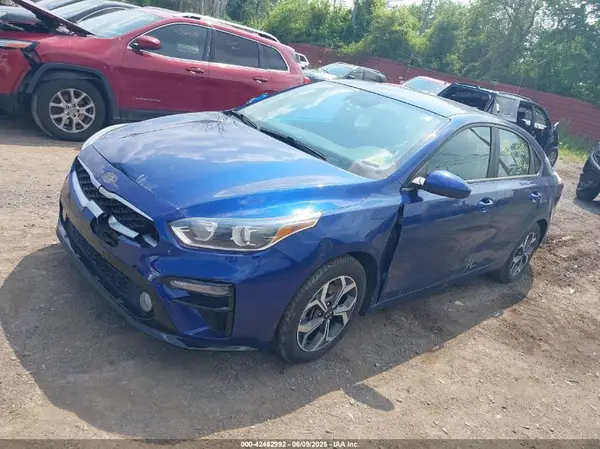 3KPF24AD0KE108948 2019 KIA FORTE - Image 2