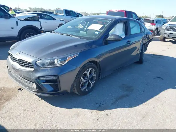 3KPF24AD0KE109369 2019 KIA FORTE - Image 2