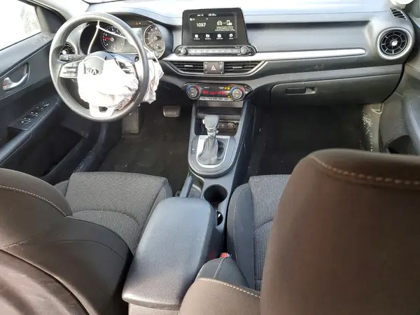 3KPF24AD0KE109517 2019 KIA FORTE - Image 8