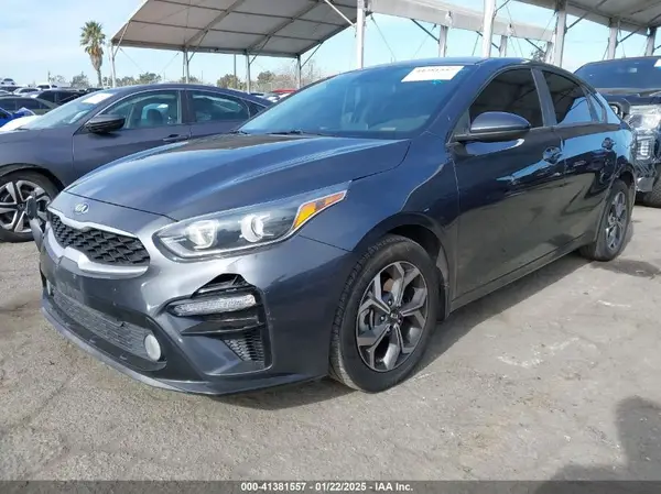 3KPF24AD0KE109615 2019 KIA FORTE - Image 2