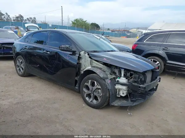 3KPF24AD0KE109792 2019 KIA FORTE - Image 1