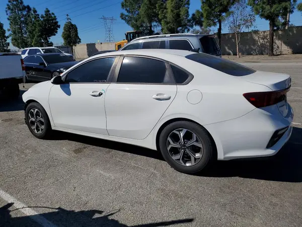 3KPF24AD0KE109808 2019 KIA FORTE - Image 2