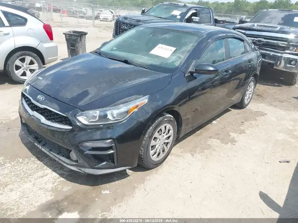3KPF24AD0KE110084 2019 KIA FORTE - Image 2