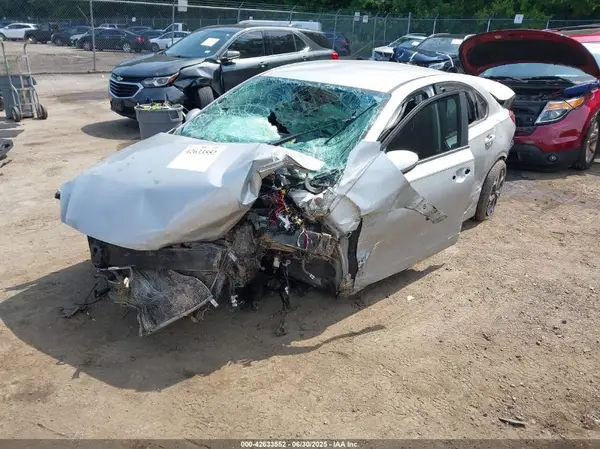 3KPF24AD0KE111798 2019 KIA FORTE - Image 2